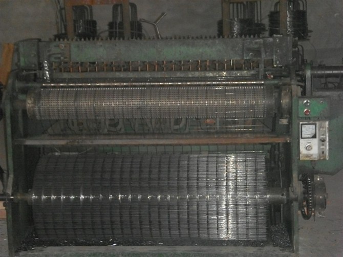 Anping Jiechang Wire Mesh Products Co.,LTD factory production line
